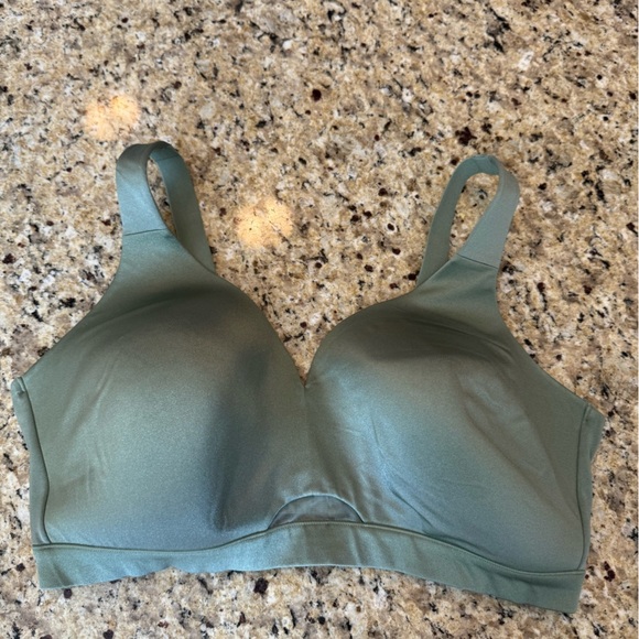 Cacique Lane Bryant Green Seamless Bra Wide Straps lightly lined no wire 42DDD - Picture 1 of 3